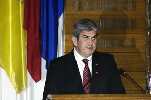 Gabriel Oprea: Nu plec de la Ministerul Apărării Naţionale