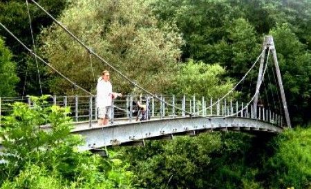 Un pod metalic de 15 metri a fost furat