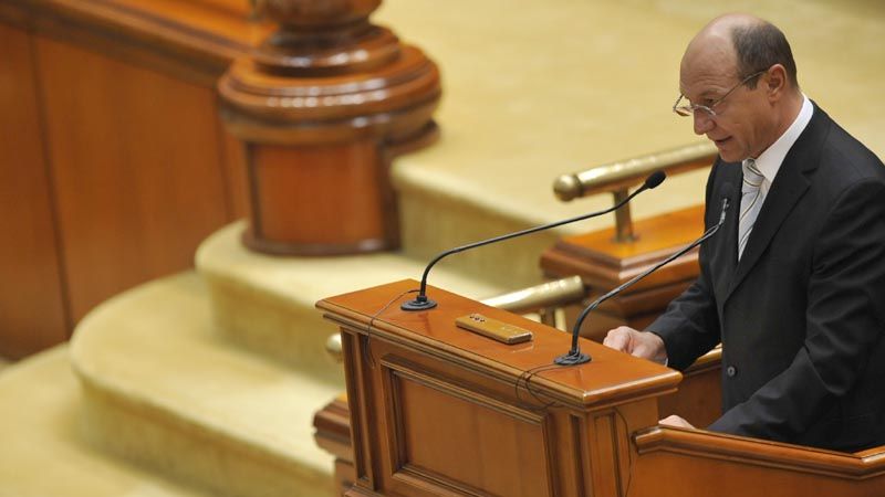 Traian Băsescu a sosit la Parlament, unde va susţine un discurs la AP NATO