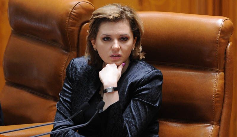 Roberta Anastase se opune cercetării Robertei Anastase