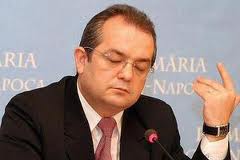 Emil Boc: Unii membri ai PDL îşi fac imagine pe seama partidului