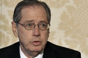 Gitenstein: Microsoft vrea să aducă noi computere în toate bibliotecile din România
