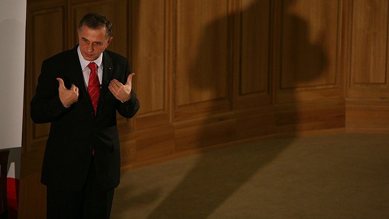 Eroarea care poate da Senatul pe mâna PDL