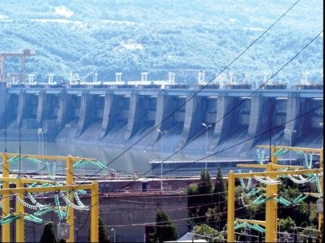 Hidrosind cere renunţarea la contractele încheiate cu băieţii deştepţi de Hidroelectrica
