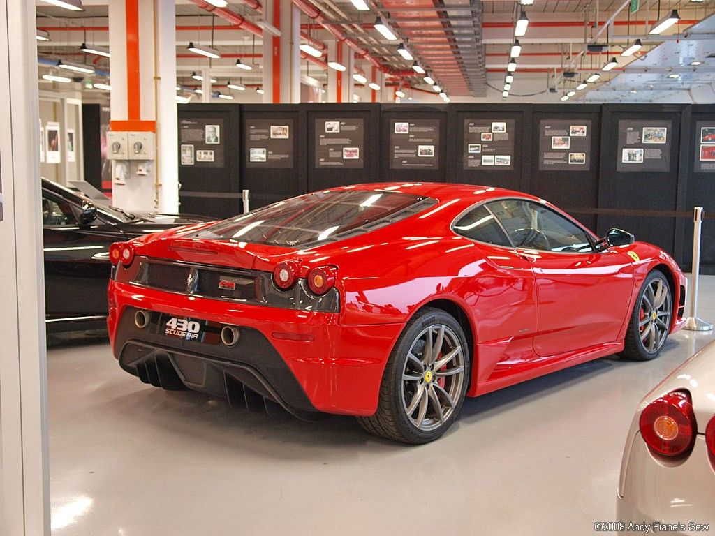 Măcel pe o autostradă din Japonia. Opt Ferrari făcute praf-Video
