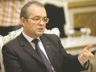 Emil Boc își justifică prostia prin moștenirea dezastruoasă, liderii PNL îi dau cu bugetul în cap