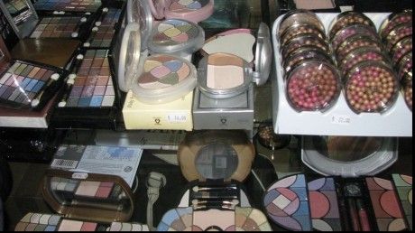 Cosmetice toxice la vânzare