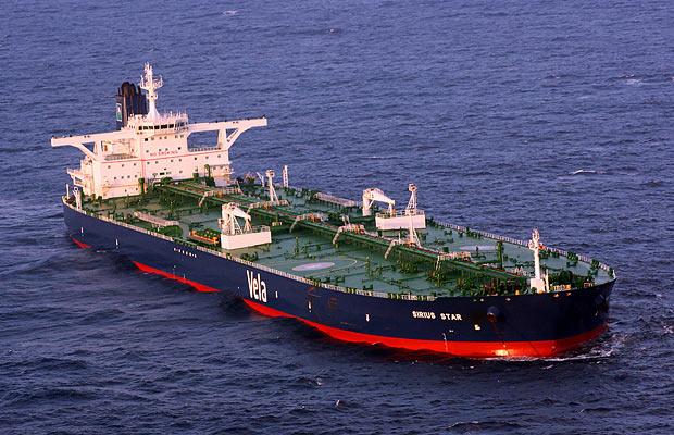 Petrom vinde ultimul petrolier românesc la mica publicitate