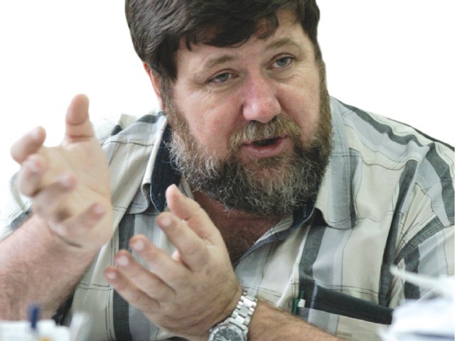 Hossu le-a spus protestatarilor să plece şi să revină la Cotroceni în 7 octombrie