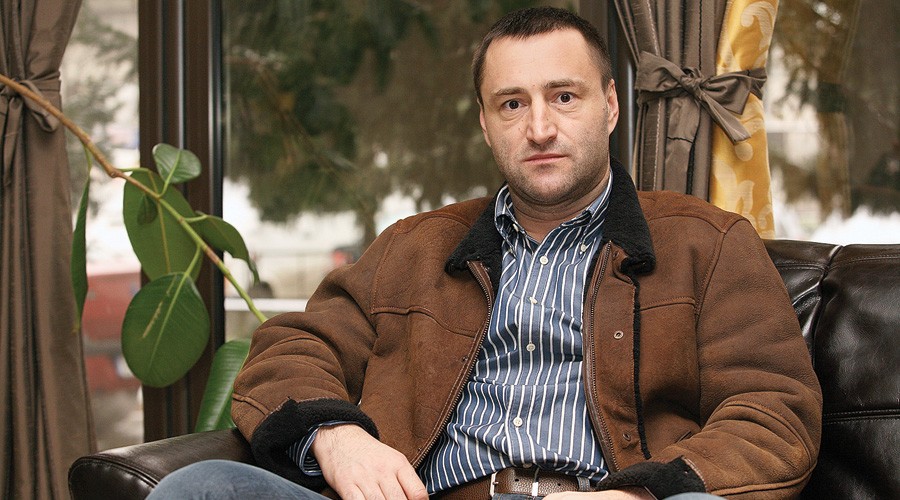 În loc să îl bage la zdup, aşa cum îi promitea, PDL îl îmbogăţeşte pe Nelu Iordache