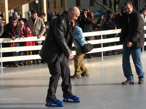 Duminică seară se deschide Patinoarul Cişmigiu