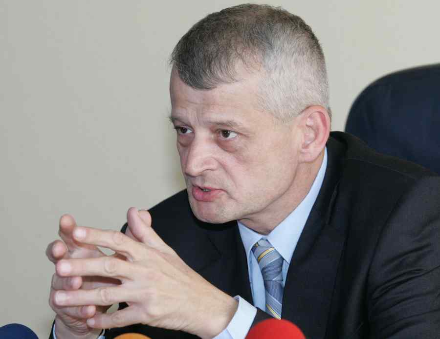 Sorin Oprescu: Îi rog respectuos pe oameni să nu recurgă la violenţă dacă participă la manifestaţii