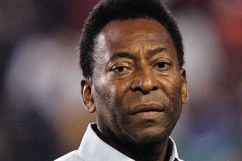 Pele îl jigneşte pe Messi