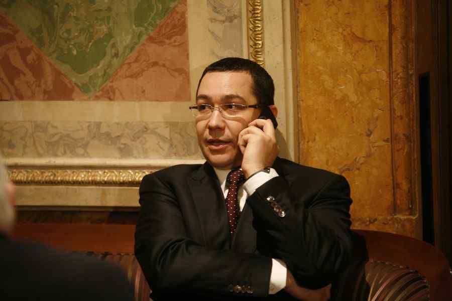 Victor Ponta s-a întâlnit la Chicago cu penticostali români controversaţi
