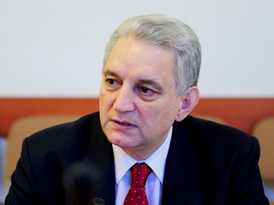 Ilie Sârbu: Monica Macovei ar trebui să-şi pună la îndoială propria existenţă