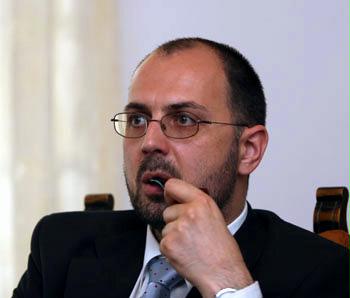 Kelemen: E necesară modificarea Constituției