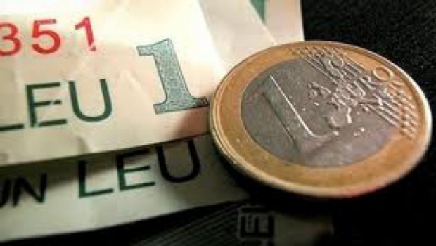 Leul se depreciază. Euro sare de 4,46 lei