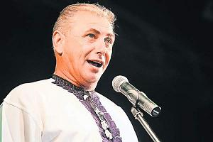 Furdui Iancu: Românii să ţină fruntea sus, măcar azi