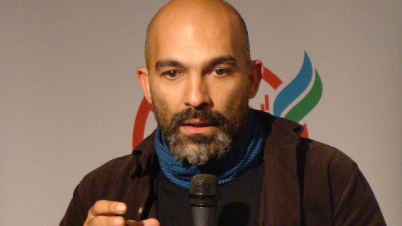 „DEX-ul îi defineşte pe ţigani drept ‘persoane negricioase cu apucături rele’!”