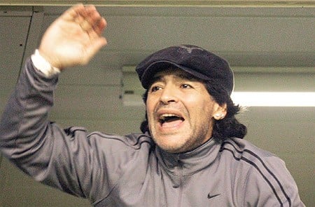 Diego Maradona, internat în spital