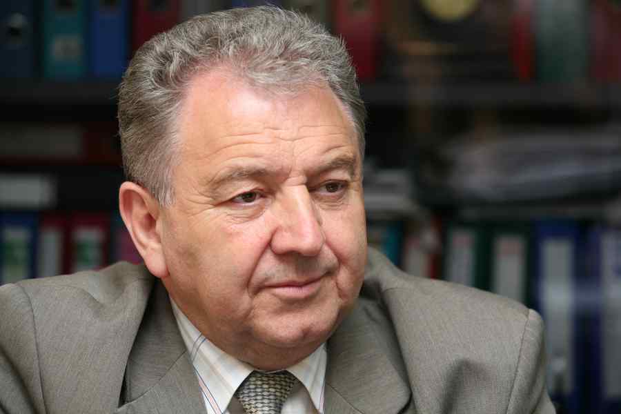 Biserica îl blesteamă pe milionarul Ilie Carabulea