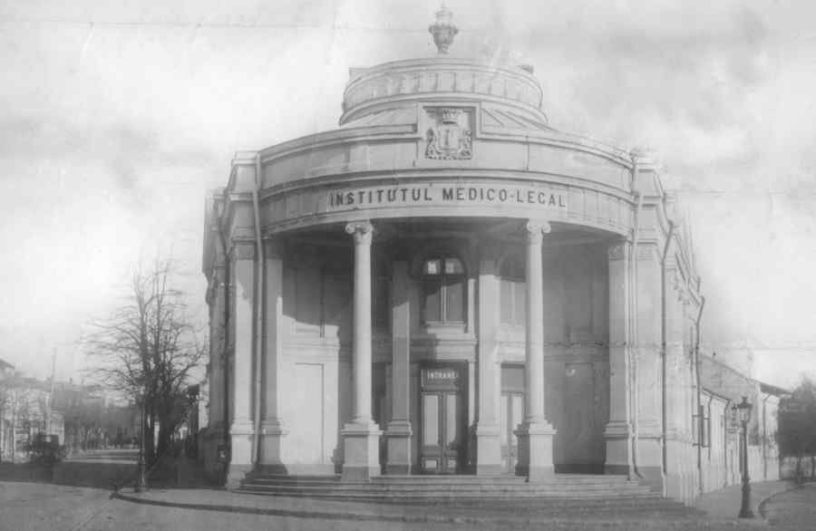 Pentru o istorie a simbolurilor: tatuajul în România