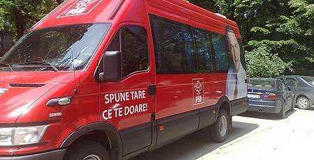 Fără bani de chirie, PSD a achitat integral elicopterul folosit în campania prezidenţială