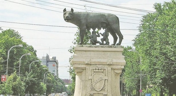 Piaţa Sfântul Gheorghe din Bucureşti se transformă în Piaţa Roma