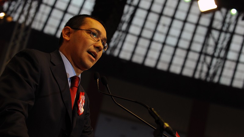Victor Ponta a fost tras în piept de UDMR