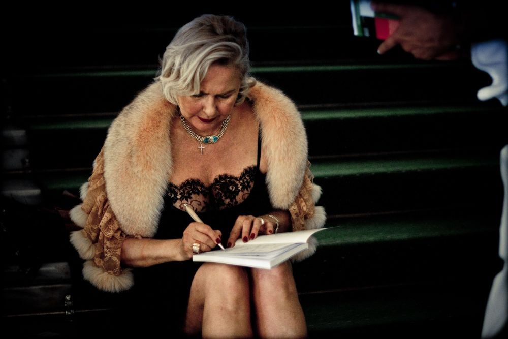 „Cărţile ne smulg singurătăţii şi nepăsării”