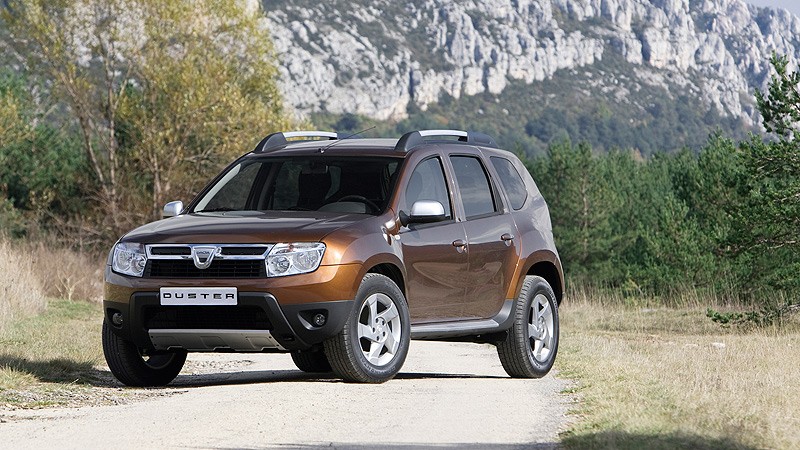 Francezii şi nemţii aşteaptă la rând să cumpere Dacia Duster