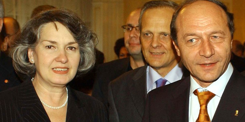 Bipolaritatea Traian Băsescu – Petrov