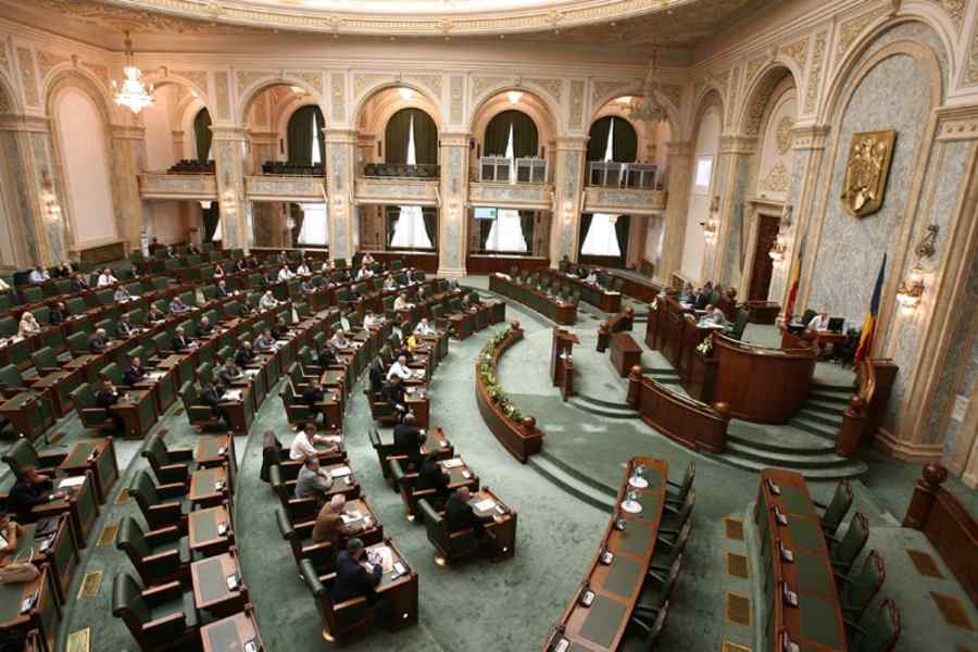 Reexaminarea la Legea pensiilor, respinsă în Senat