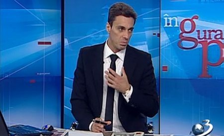 Badea: Ştiţi de ce a câştigat Carl Froch meciul? Pentru că şortul său era creat de Dana Budeanu