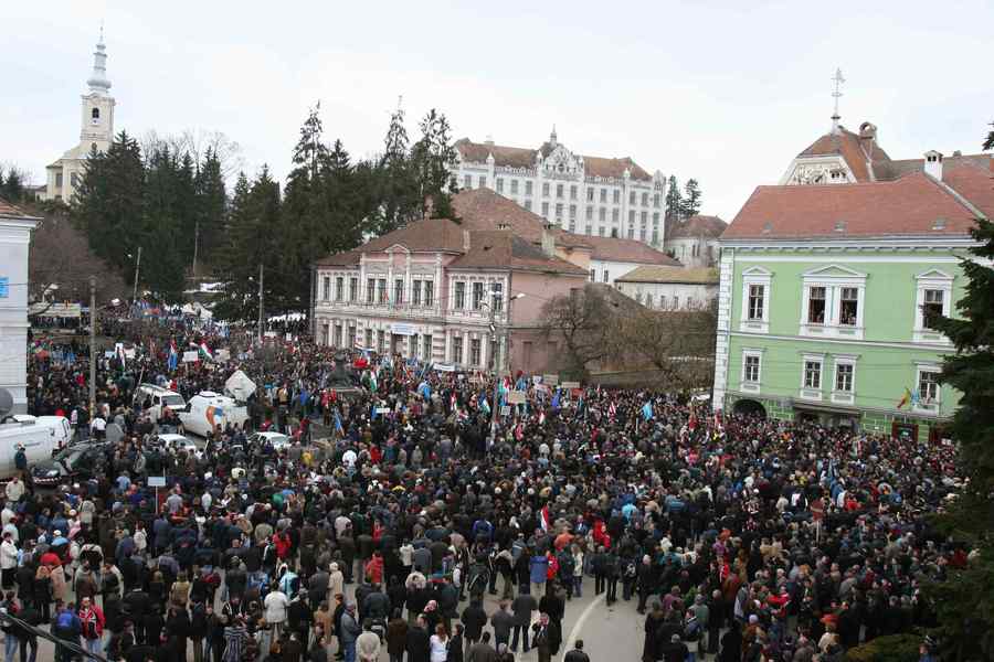 Noi file din cronica escaladării pretenţiilor neorevizioniştilor unguri