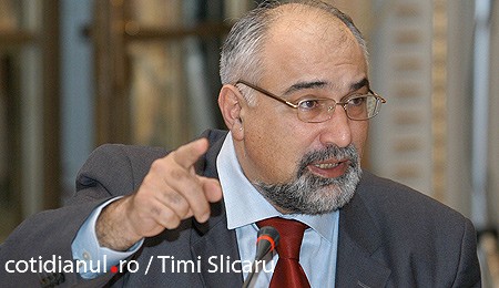 Vosganian: Deţin cel mai glorios şi mai lipsit de suspiciune grad din Armata română