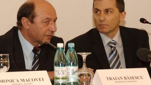 Băsescu şi Morar, şantaj cu filme porno la magistraţii din CSM , ÎCCJ şi Parchetul General