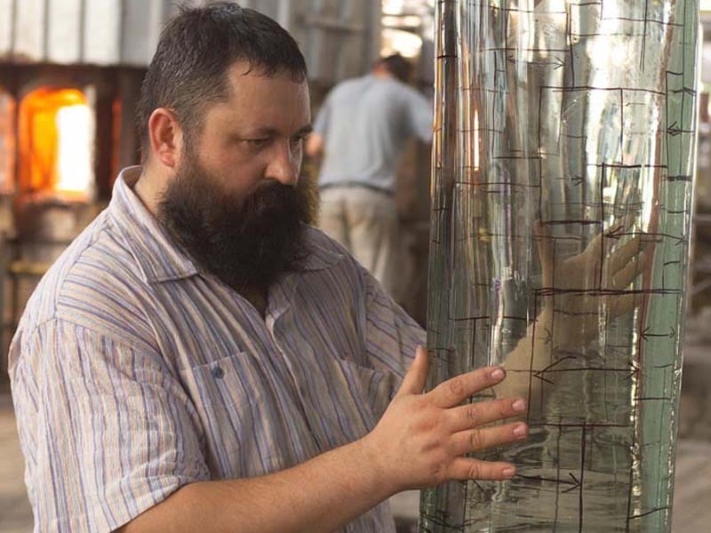 „Analiza sticlei e ca o degustare de tărie fină, cu virtuţi tactile, optice şi sonore”