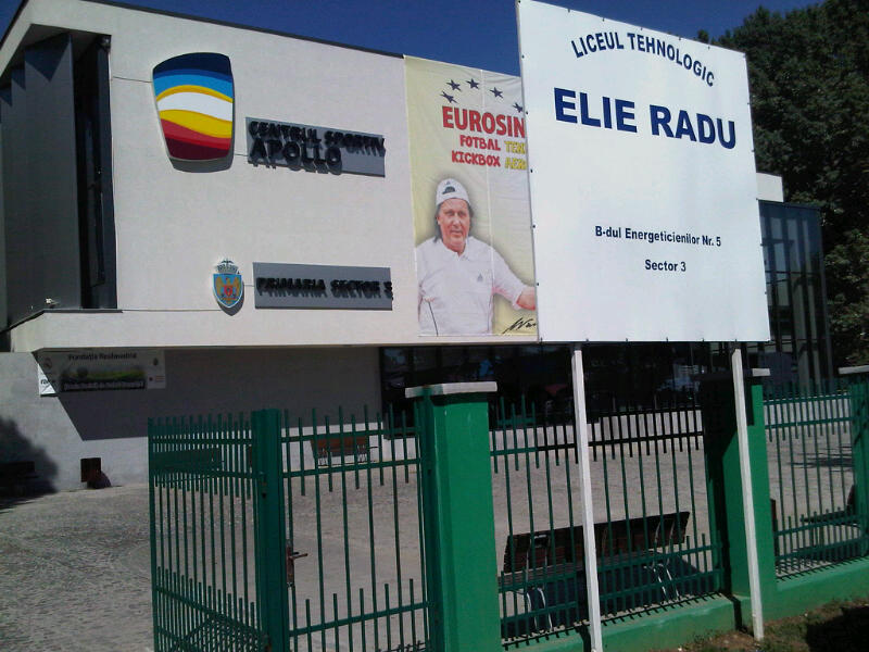 Ctitoria lui Negoiţă nu încântă mahalaua