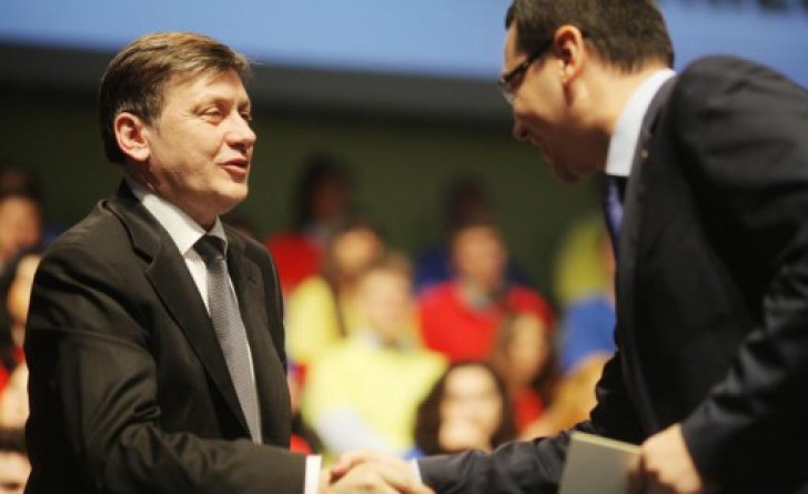 Antonescu şi Ponta, împreună la alegerile de la Tineretul Naţional Liberal