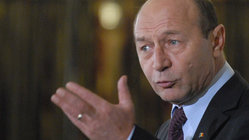 Traian Băsescu îi vrea pe Papahagi sau pe Monica Macovei la Cotroceni