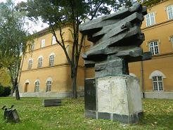 Monumentele Revoluției de la Timișoara se degradează pe zi ce trece