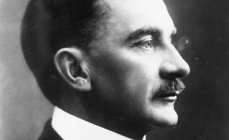 După acordul  Churchill-Stalin, din octombrie 1944, spionajul englez l-a trădat pe Iuliu Maniu