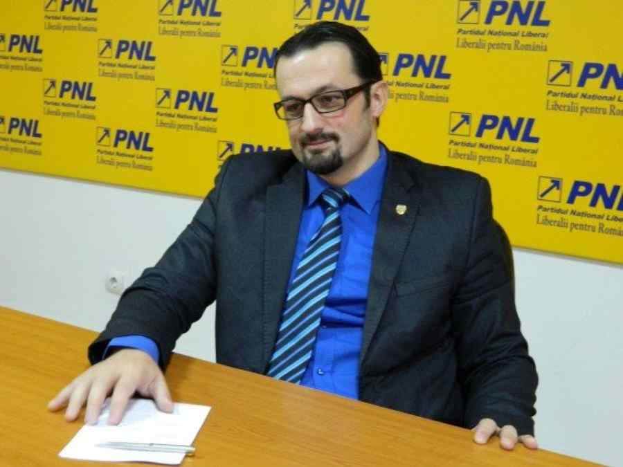 Senator liberal către Iohannis: Noi ne descurcăm și singuri