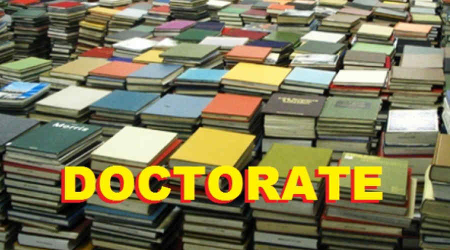 „Fabrica de doctorate” a produs anual o medie de 4.268,14 „doctori” în ştiinţe