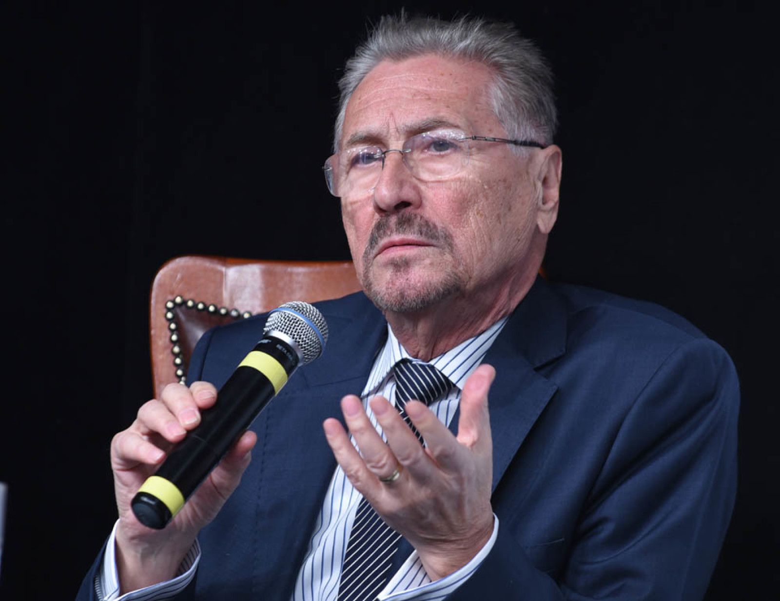Emil Constantinescu: A respinge ideea de identitate națională înseamnă a anula dialogul