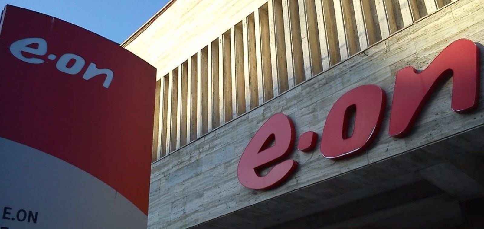 Un gigant financiar german cumpără 30% din E.ON Distribuție România