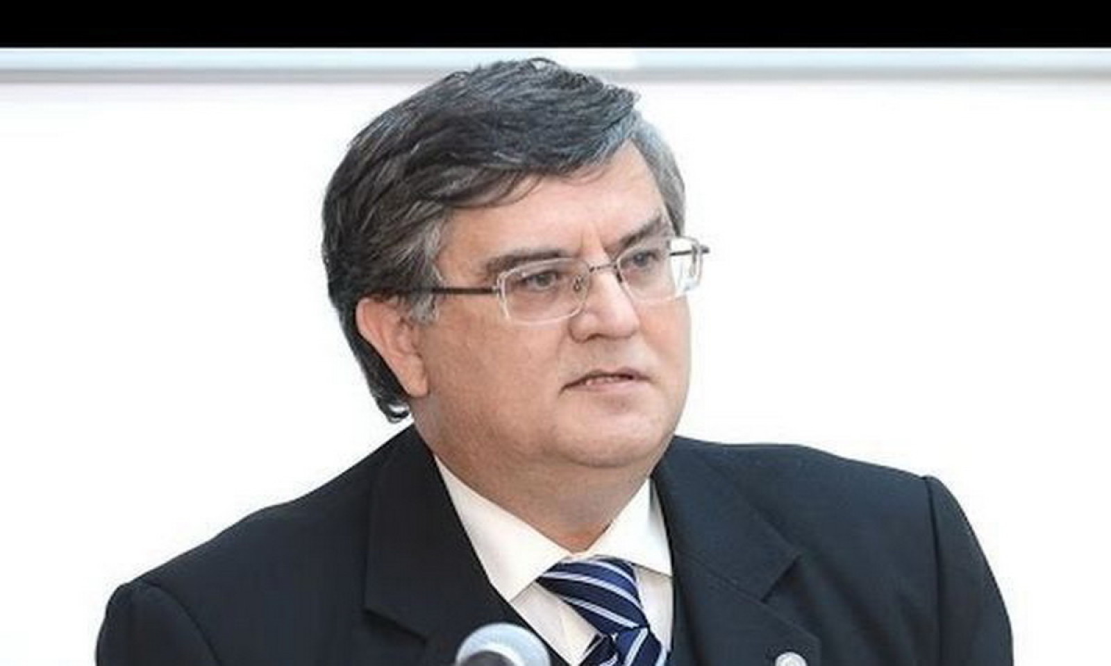 Academia Română filiala din Cluj a cotizat la traiul îndestulat al profesorului Mircea Dumitru