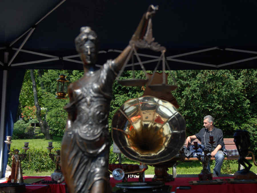 Târg de antichităţi în Capitală