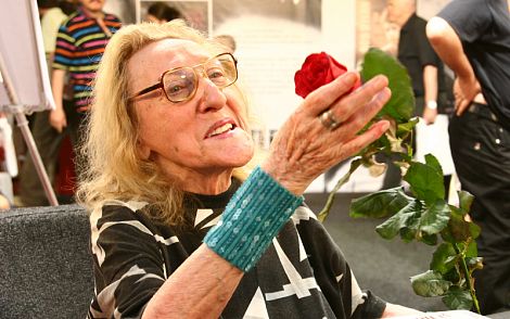 Nina Cassian, despre americani şi cancerul pământului